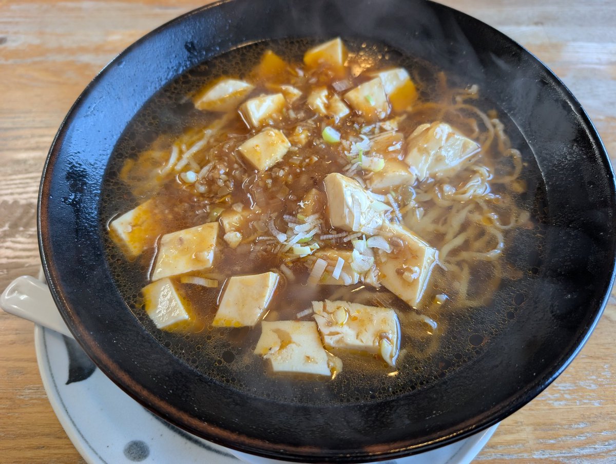 simor700's tweet image. お昼は麺家族でマーボーラーメン