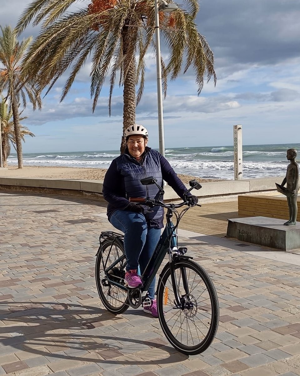 🎬 Fiidoer Story
“I’m incredibly satisfied with my Fiido C11 Pro. As someone living with overweight, finding a way to stay active every day without feeling overwhelmed has always been a challenge. This e‑bike has changed that completely. The electric assistance helps me overcome