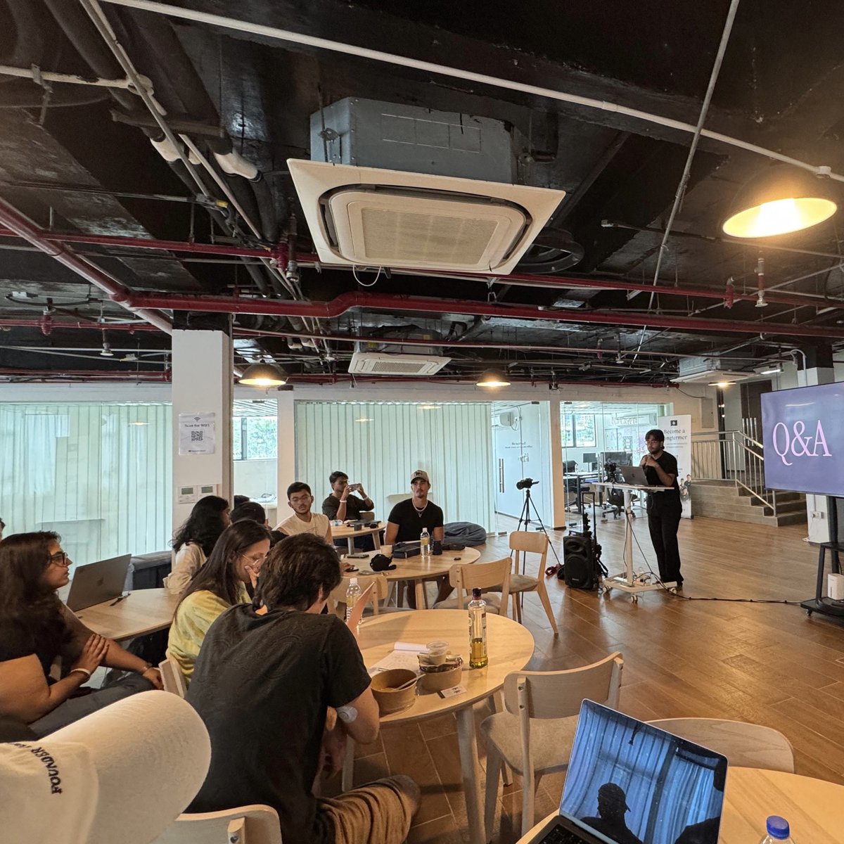 i just attended <a href="/0xratnakar/">Priyanshu Ratnakar</a>’s session at <a href="/ns/">NS</a> 

the guy who’s article was most read last month in the world. insights are insane

for example

- focus on hook. re-write 20 times to find the banger one. 

- X algo pushes. high-quality articles > videos > tweets > threads

- try to