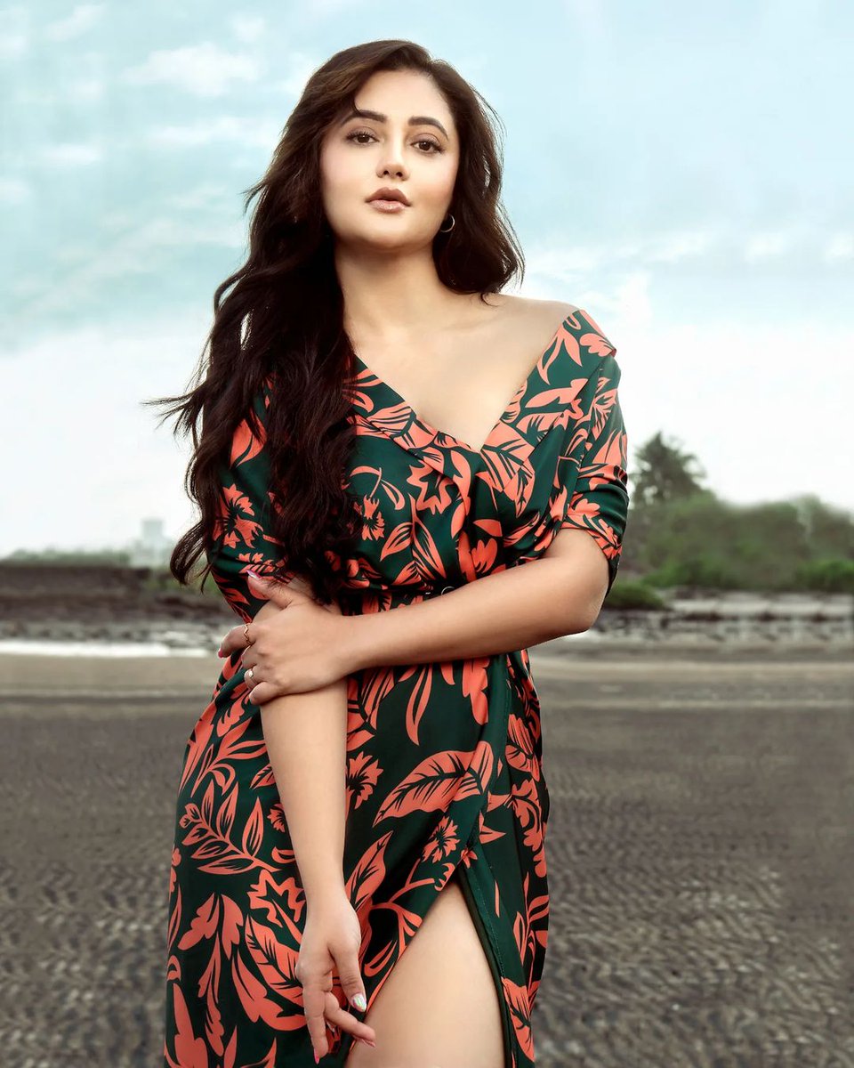 celebcrush4922's tweet photo. Happy Birthday Rashami Desai 🎂🌺
#HappyBirthday #Rashami #Desai #RashamiDesai #HappyBirthdayRashamiDesai https://t.co/jZfPP4t5us