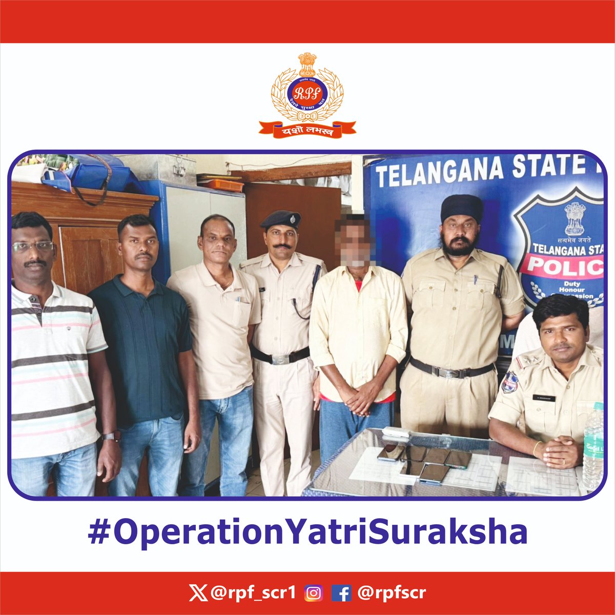 A joint team of #RPF &amp; #GRP #Ramagundam, while on checks, apprehended a mobile theft offender and recovered 06 stolen Mobile Phones, worth 61,000/-.
#OperationYatriSuraksha.

<a href="/RPF_INDIA/">RPF INDIA</a> <a href="/RailMinIndia/">Ministry of Railways</a> <a href="/SCRailwayIndia/">South Central Railway</a> <a href="/rpfscr_sc/">RPF Secunderabad DIV</a>