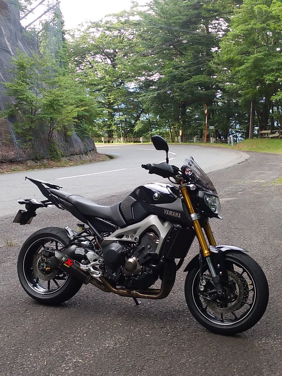 #みんなのYAMAHA見せて 
MT-09

最近カブばっか乗ってますが実はヤマハ党です