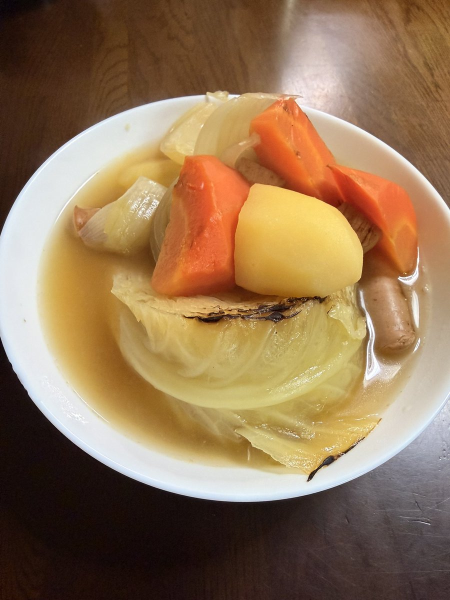 110badapple's tweet photo. YouTubeで見た焼きポトフなるものを作ってみたけど今までのポトフはなんだったんだ位に美味くてヤバい… https://t.co/RNgGk8ieP0