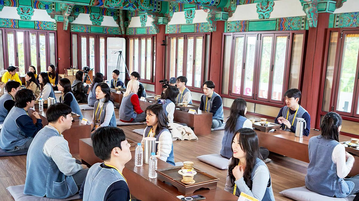 “[이슈빡] 인기 폭발 '절 소개팅'…'나는 절로' 도륜 스님
👉 영상 보기 : news.sbs.co.kr/news/article.d…

#폭발 #이슈빡 #절_소개팅 #인기
비디오머그 팔로우 해주세요.”