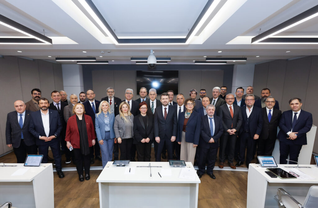 Basın İlan Kurumu’nun 33. Dönem 6. Genel Kurul Toplantısı bugün gerçekleştirilen son oturumun ardından tamamlandı.

📌 Basın çalışanlarına yönelik sosyal destekler yüzde 50 oranında artırıldı
📌 Basın Derneklerine Yardım Fonuna 7 milyon 200 bin TL tahsis edildi
📌 Azınlık