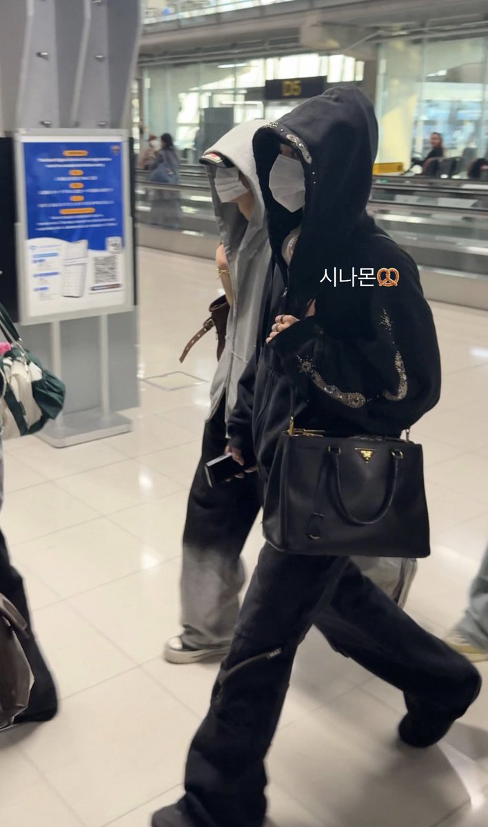 songlnannin's tweet photo. 260213 BKK🛬

올블랙🖤

#SMTR25 #SMNBG
#하민 #HAMIN #ハミン #이하민 https://t.co/PouPZk1NE1