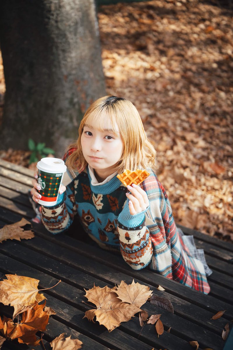 『　落葉の栞②　』

model：星野瑠々さん<a href="/153uru/">瑠々</a> 
#ポートレート #portrait