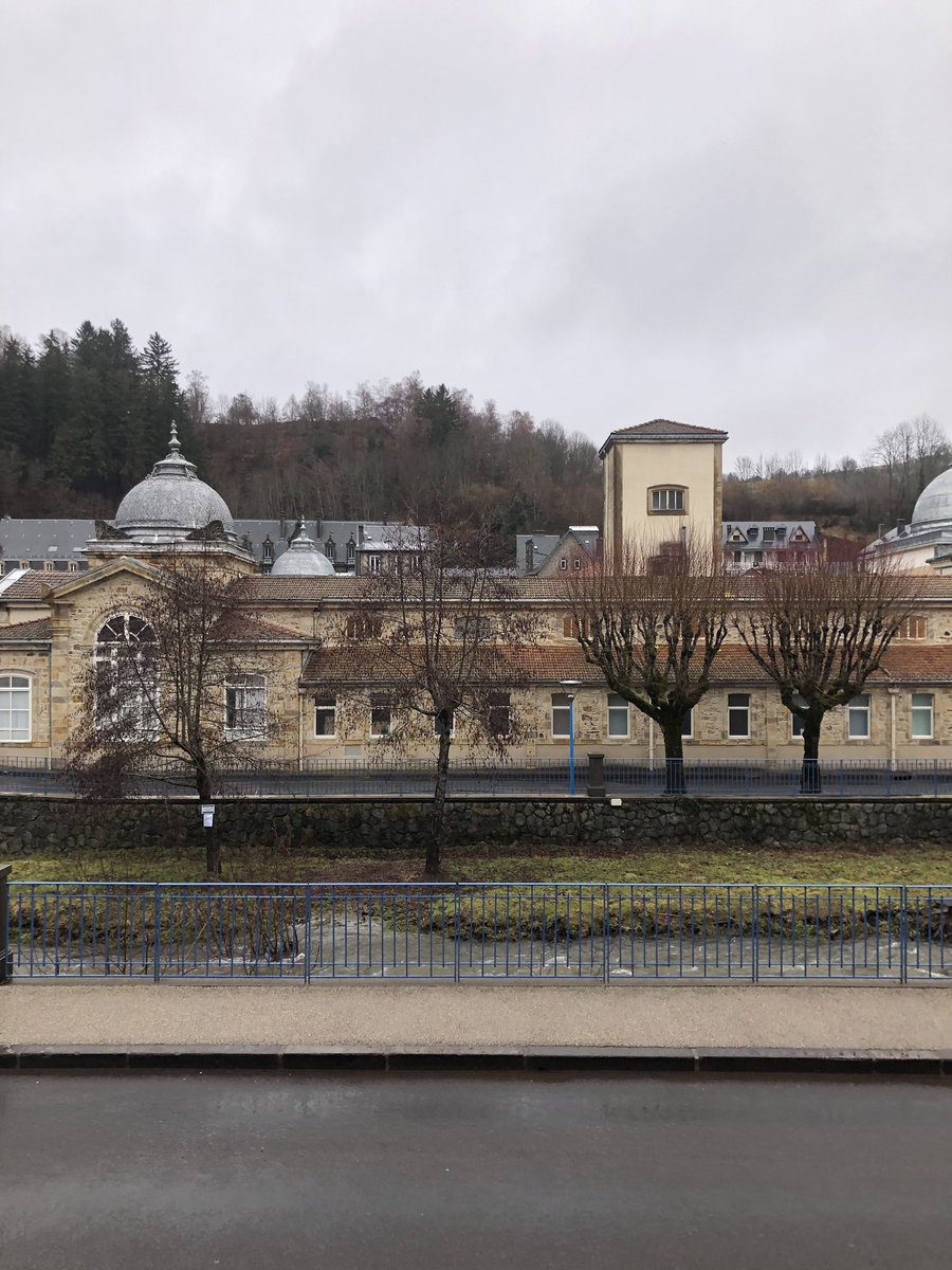 otmuratlequair's tweet image. @otmuratlequaire 
#meteo 
Vendredi 13 février 8h45
La Bourboule  2 degrés  ☁️☁️🌧️🌧️
@otsancy    @MeteoSancy