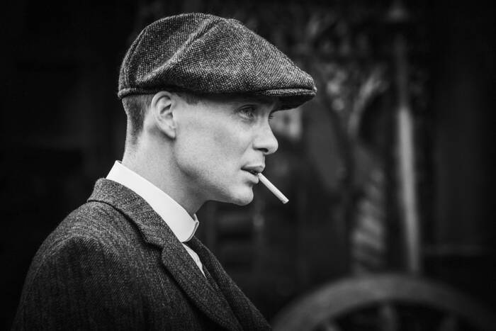 Dijo una vez Thomas Shelby: "El hombre que se basta a sí mismo genera respeto, incluso si nadie lo admite. No busca validación, no se desespera por amor, no se deja moldear. Es su independencia la que lo hace irresistible. No teme estar solo porque su identidad no depende de