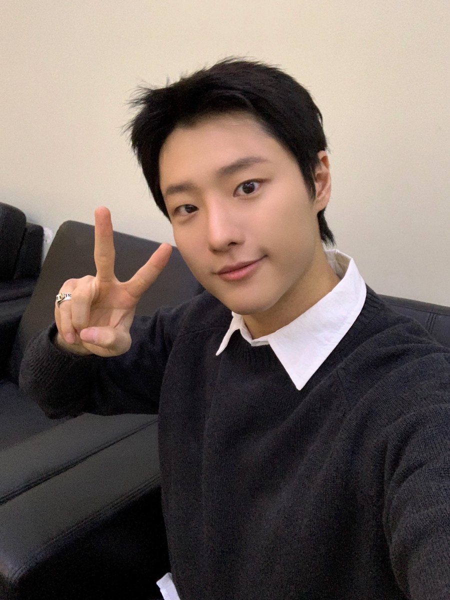 c_woodzofficial's tweet image. [📷]
260213 하하의 슈퍼라디오

우즈 스펠링 이제 모두 외우셨쬬?!
‧₊˚✩˚₊‧ W O O D Z ‧₊˚✩˚₊‧

완벽한 CINEMA 라이브와
즐거운 토크까지 완료 😎

#WOODZ #우즈
#하하의슈퍼라디오