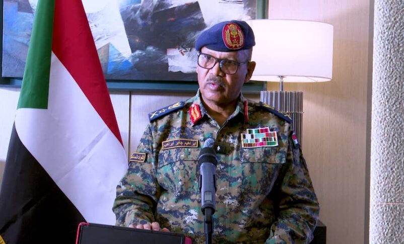 إبراهيم جابر يُقر بتوقف لجنة تهيئة بيئة الخرطوم ويتحدث عن فساد وزير كبير

أقرّ عضو مجلس السيادة ومساعد قائد الجيش إبراهيم جابر، الخميس، بتعليق أعمال لجنة تهيئة الخرطوم، كما تحدث عن فساد وزير وصفه بـ “الكبير”.

لقراءة المزيد من تفاصيل الخبر يمكنك الضغط على الرابط أدناه: