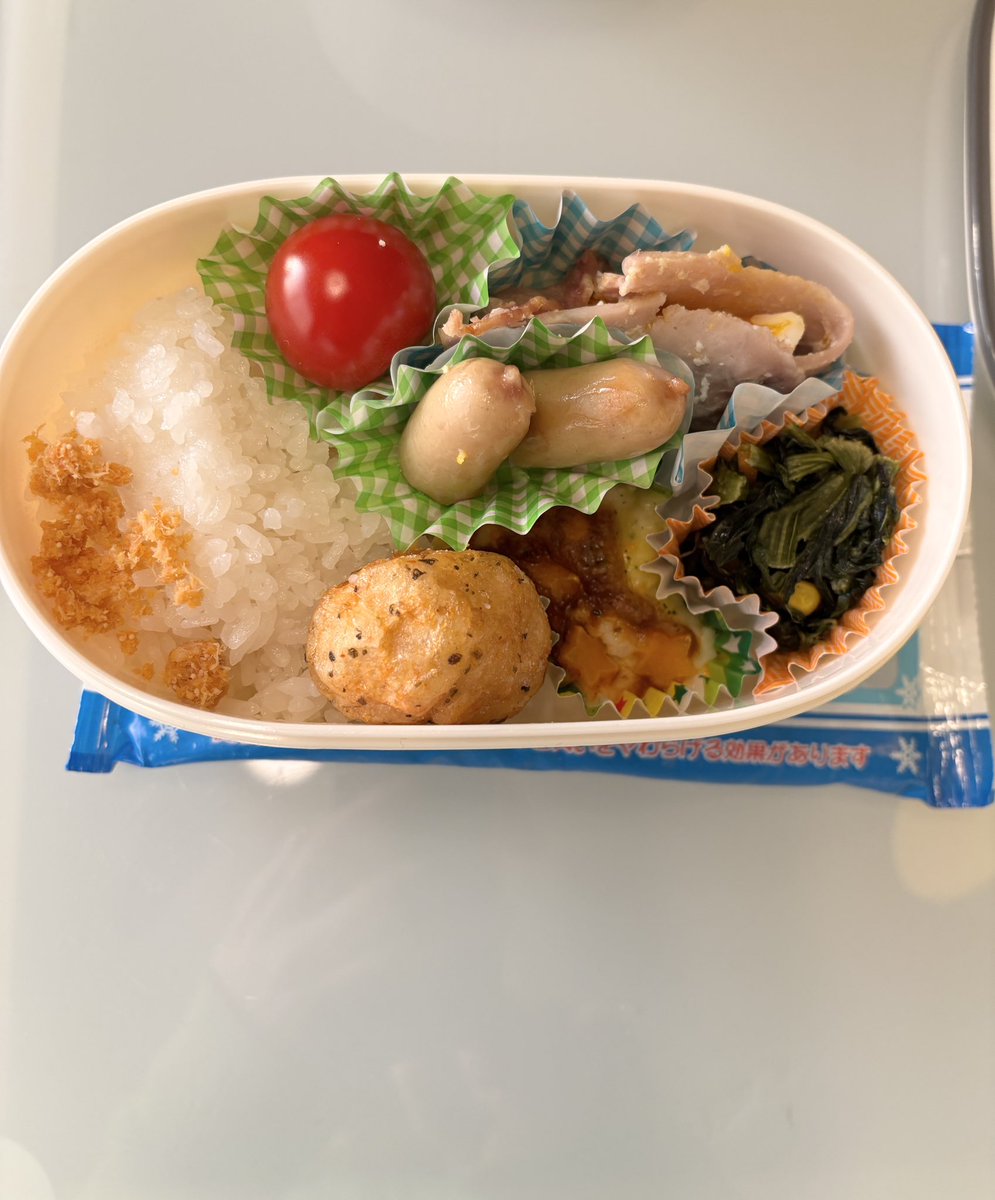 はじめてのハムエッグ！
レシピでは粉チーズなんだけどなかったから塩でごまかしたのだが、、はたして…。

この前、マクラの小噺で初めてオチを間違えちゃいました。。全然違うことを言っちゃって言い直した。だー。これもまた生の芸の味、ということでしょうなあ。