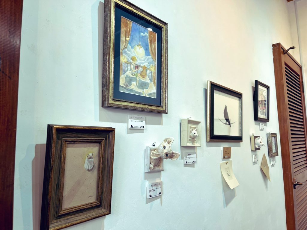 chicoryさん、ねこのひと的なさんの
2人展に行ってきました。

もふくんのポストカード欲しいなと思ってたら...

「強くて優しい姫君」🖼️

なかのひと的な2さんちの
しずかさんが。

しーちゃん！
と心で大声をあげて
お迎えさせていただきました。

ありがとうございました
皆様大切にいたします✨