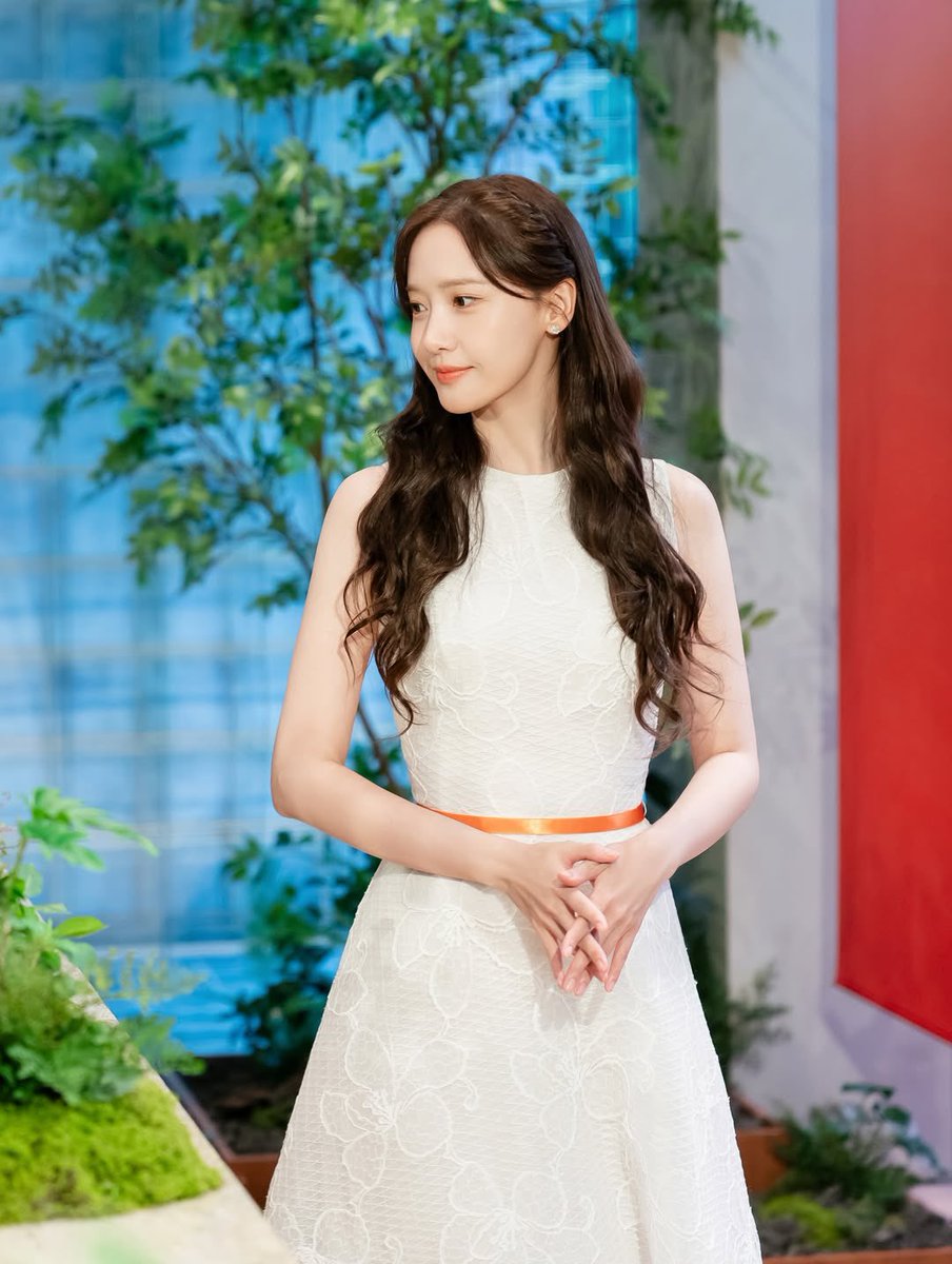 달콤한 꿈을 꾸는 조용한 소녀. 🌷 tweet media