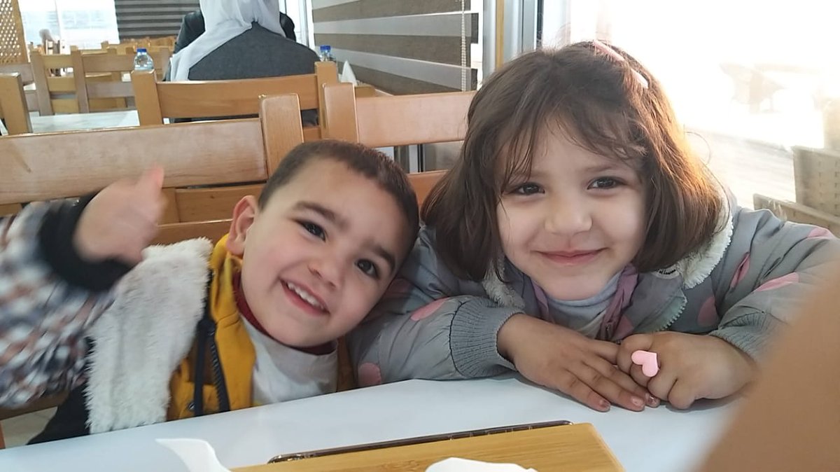 نِعْمَ الشيء الولد، إن عاش فدعاء حاضر، وإن مات فشفيع سابق ..
عاشت ماجدة وأنس في رحاب الله وماتوا شهداء في سبيل الله ..
اللهم اجعلهم شفاء لي ولكل أهلي وأحبابي🤲