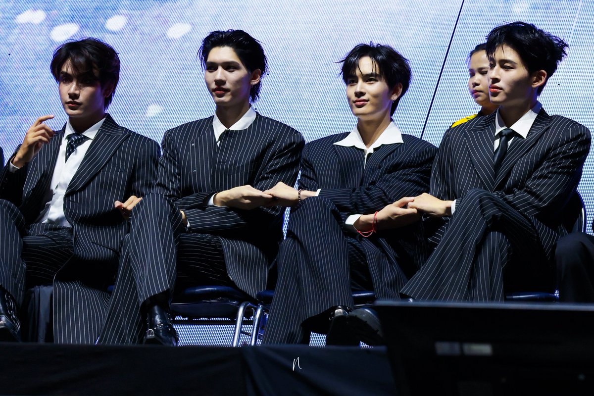 Maruko_ni's tweet photo. 🥰 cute 

JASPER KINDLED FIRSTRISE 

#RISERCONCERTD1

#ppnaravit #จุงอาเชน #aou_tnbknr #santapp https://t.co/9WSYG1zpOf