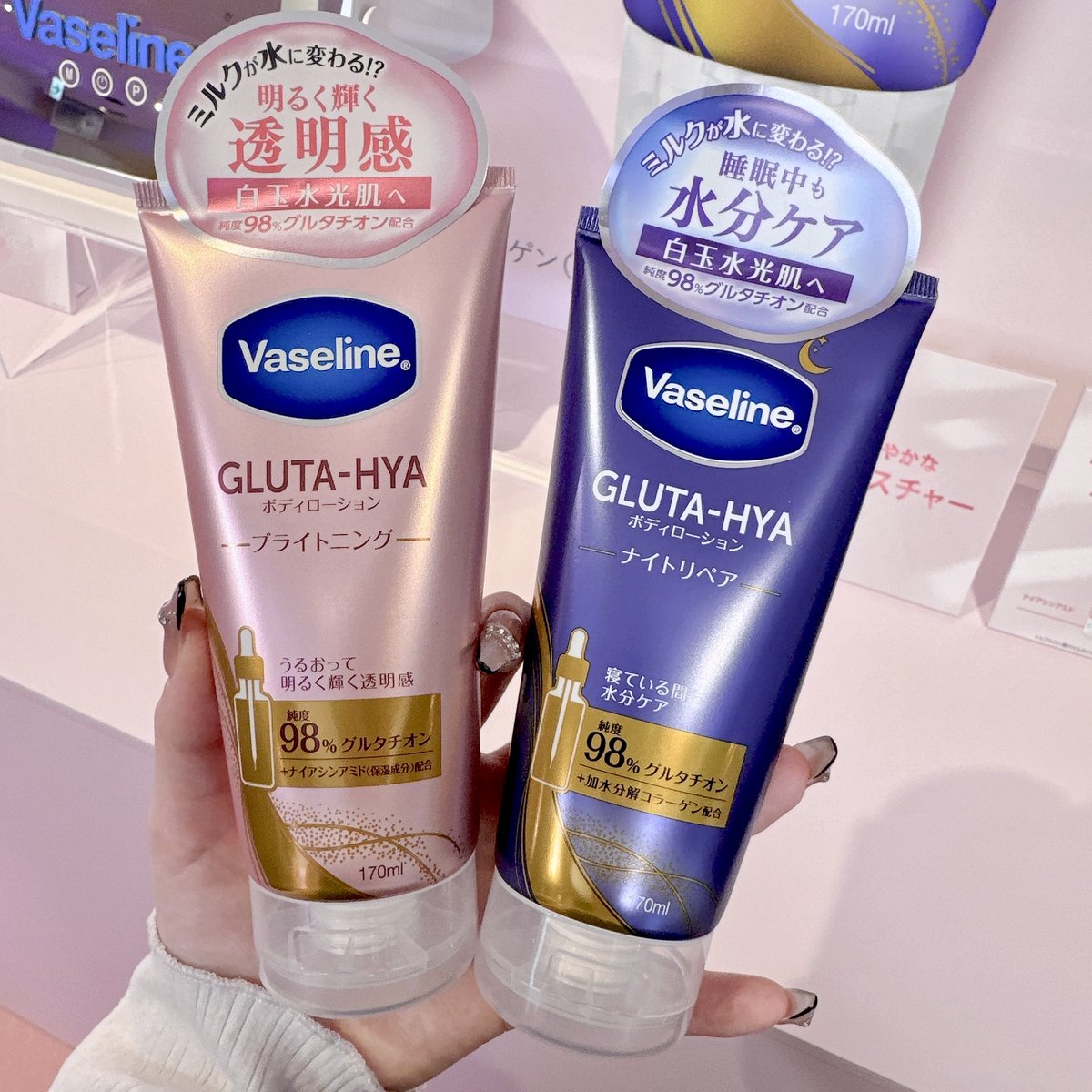 shabon_official's tweet photo. タイで４秒に1個売れてる
大バズりしたヴァセリンのボディローション。
なんと【2/19】から日本で発売されるよ。 https://t.co/jVI946bXnz
