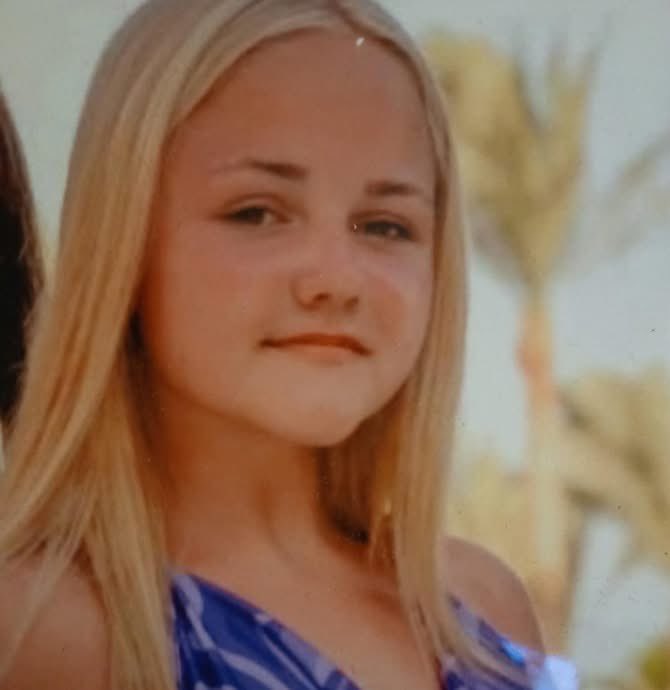 MorganPCALLB's tweet image. YET ANOTHER MISSING GIRL IN NOTTINGHAMSHIRE 🚨 

Have you seen Angel?

Police and family are concerned for the safety of 16-year-old Angel and are urgently appealing for anyone who has seen her to come forward.

Angel was last seen in the Clifton area at approximately 3:30 pm on…