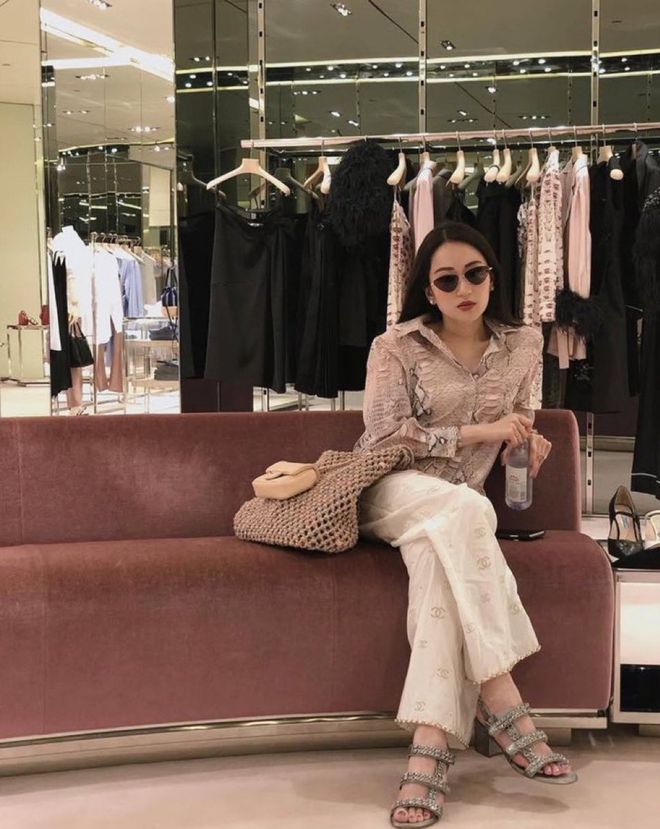 เรื่องเนโปเบบี้ช่วยไม่ได้นะหนู พี่ born this way