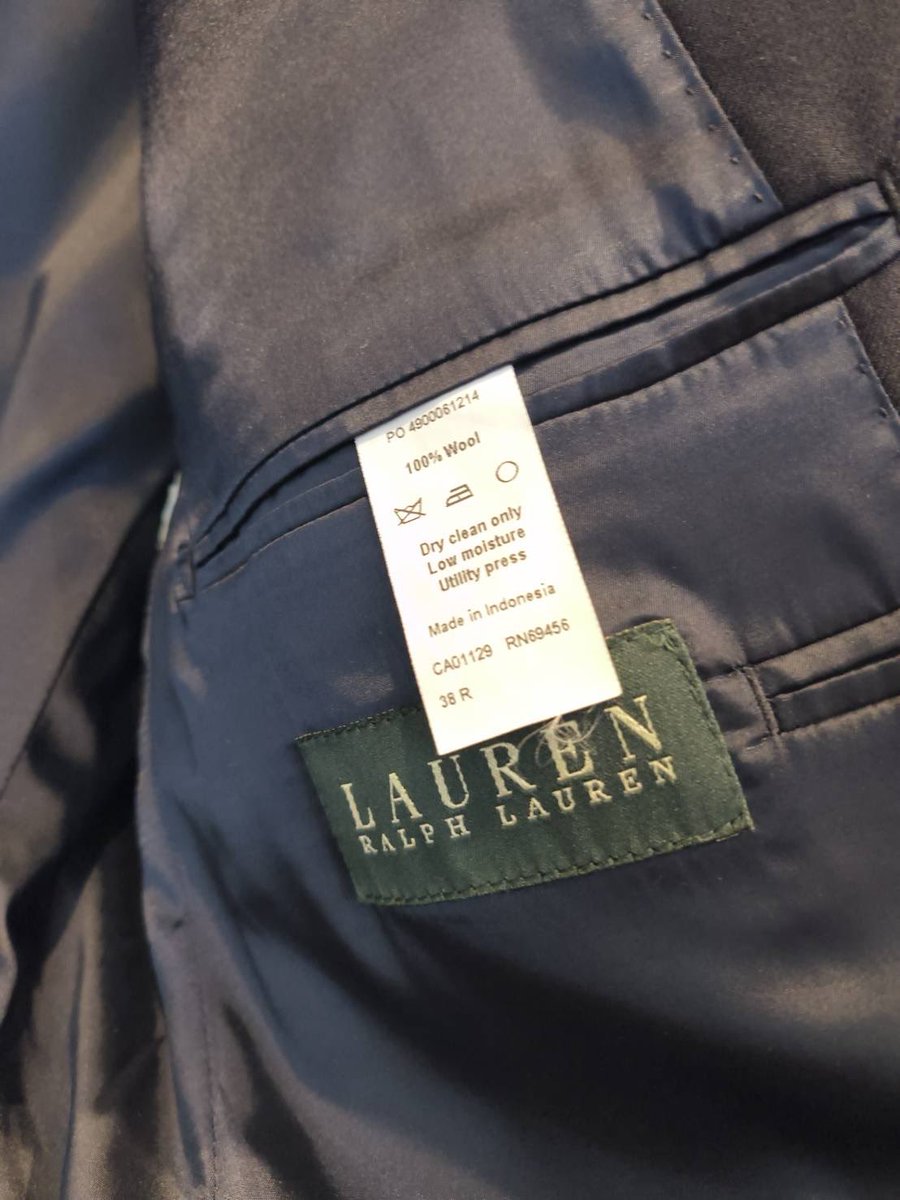 Lucky_Virus_'s tweet photo. NEWアイテム✨
【1990s~ LAUREN RALPHLAUREN】
NavyBlazer
Size:38R

DEAD STOCK🫡 https://t.co/u4fn8R3ahg