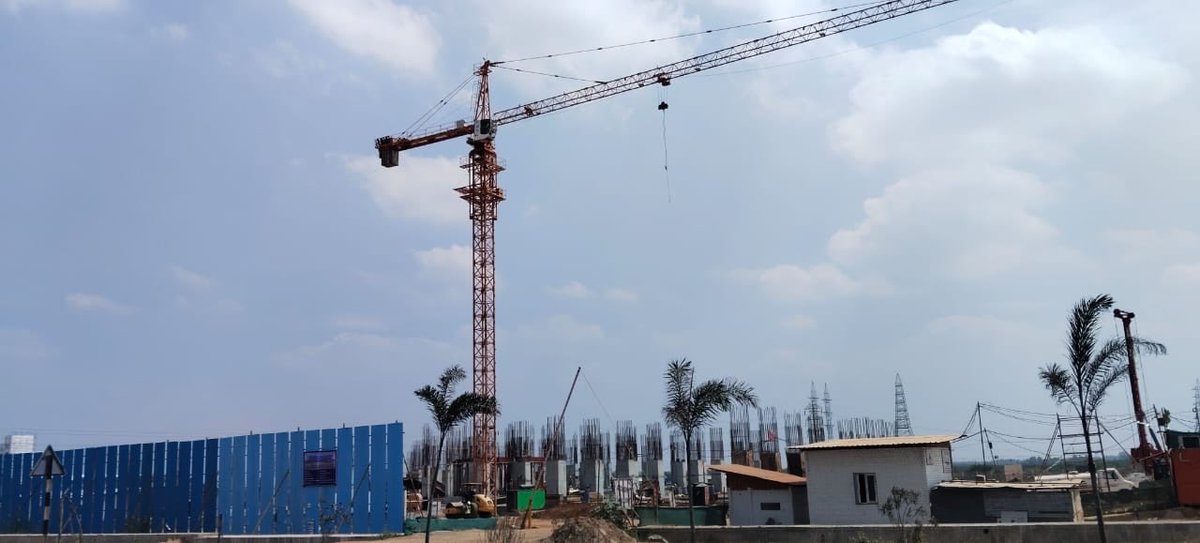 Updatestrichy2's tweet image. Construction 🏗️ 🚧 Update of TIDEL Park Trichy 😇 Const expedited as initial delay due to High tension over head cables shifting it’s done ✅ and Now Main Pillars raised and Ground floor almost Raised 👏 Further the works will go in Fast Pace  #Trichy #TIDEL #Officespace