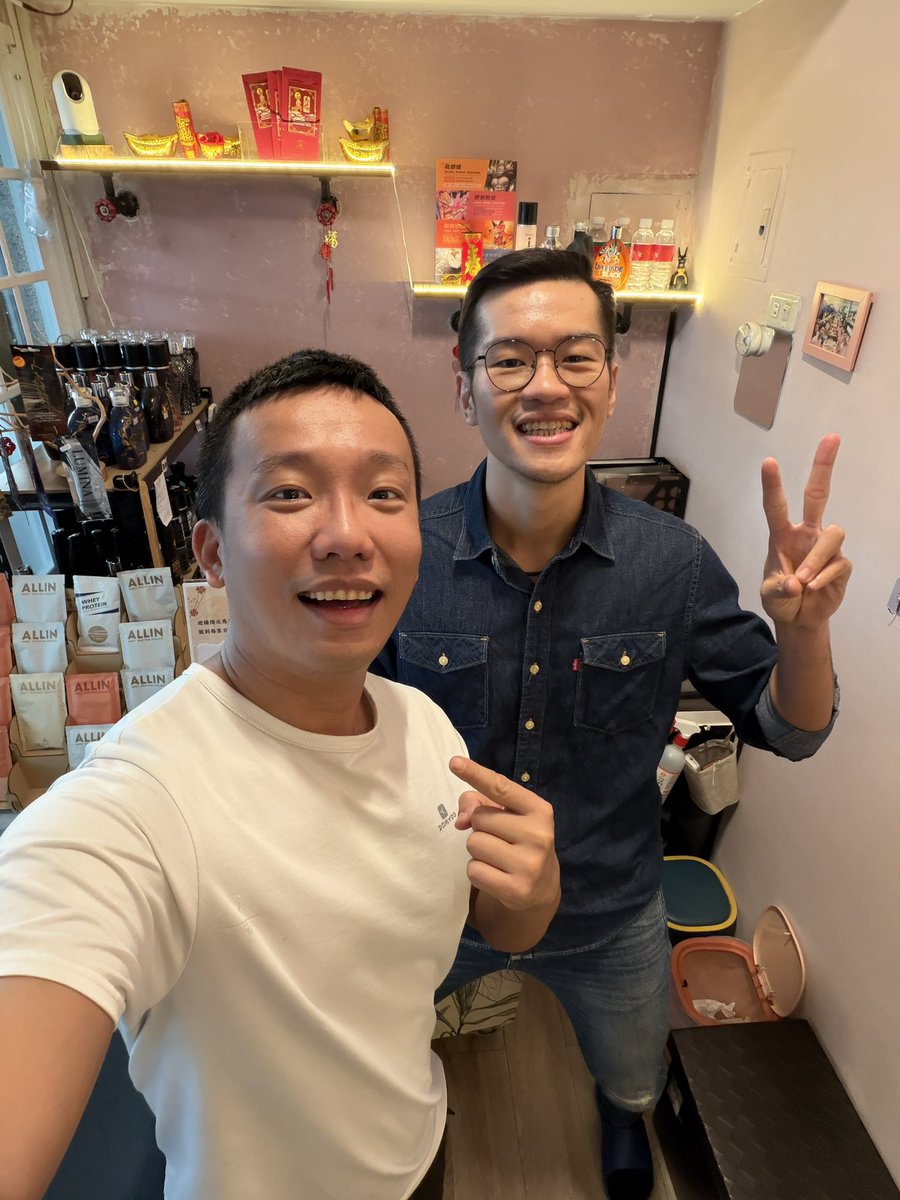 Mini Wolf tweet media