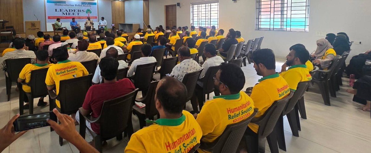labeedaliya's tweet photo. Had a profound interaction with the leadership of the Humanitarian Relief Society, at Belgaum. We discussed strengthening our framework for Rescue, Relief, and Rehabilitation. Wonderful thoughts' emerged on how we can better serve our brothers and sisters in times of crisis
#HRS https://t.co/yFaOCa1TKS