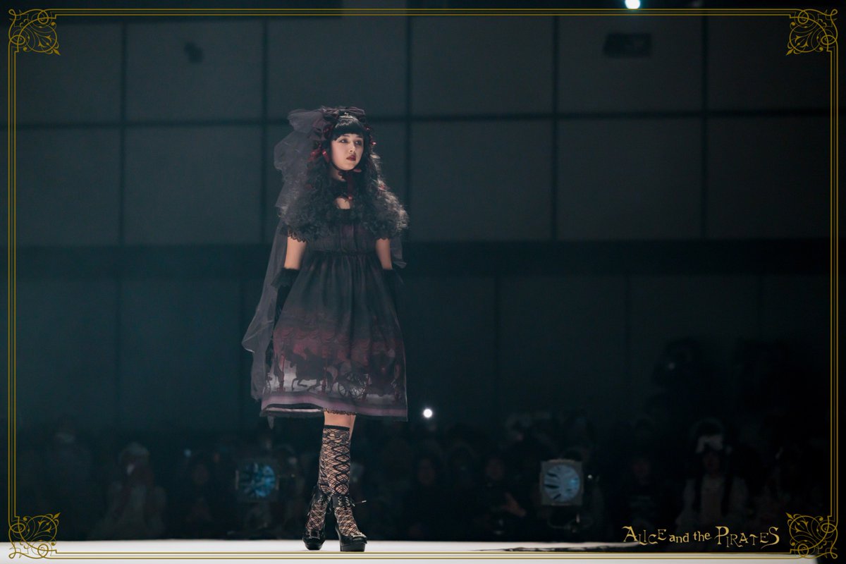 BABY,THE STARS SHINE BRIGHT ALICE and the PIRATES BRAND-NEW