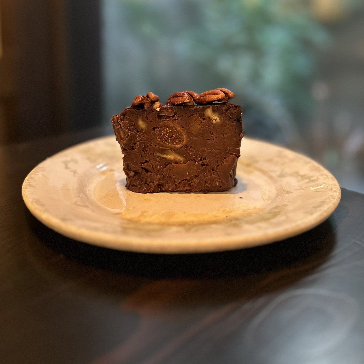セミドライイチジクと干し柿とピーカンナッツの濃厚チョコテリーヌ