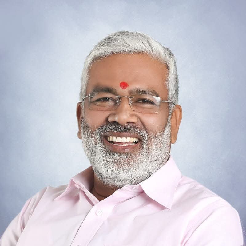 RohitNadan's tweet photo. सरल-सौम्य व्यक्तित्व के धनी, पूर्व प्रदेश अध्यक्ष एवं उ०प्र० सरकार में मा० कैबिनेट मंत्री श्री @swatantrabjp जी आपको, जन्मदिवस की हार्दिक बधाई एवं अनंत शुभकामनाएं।

ईश्वर से प्रार्थना है कि आप दीर्घायु हों और सदैव स्वस्थ व प्रसन्न रहें। https://t.co/nwgyXnS0uH