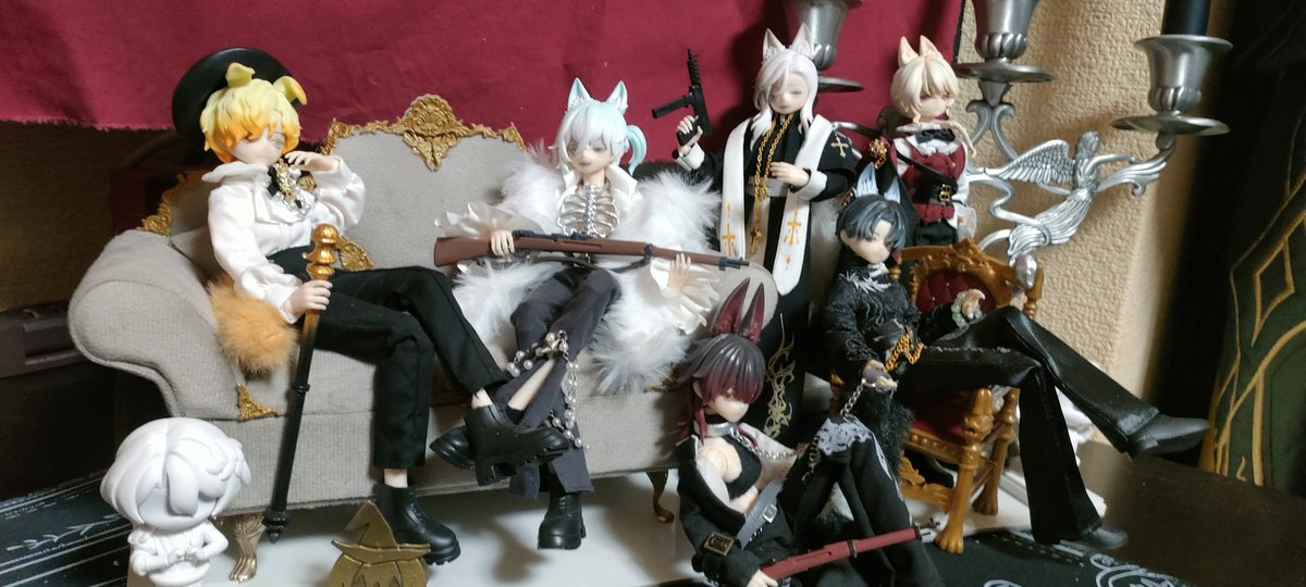 机の一角に置いてあるシチリアの追憶のコーナー、シチリアマンションって呼んでる