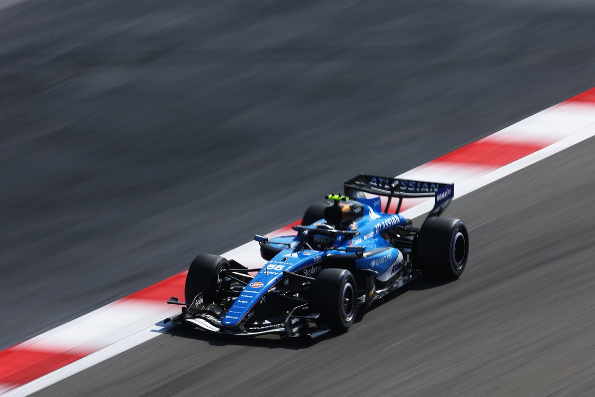 First hour of the morning session and we're putting in the work out on track 💪