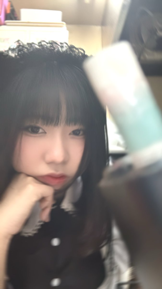 risa_XII's tweet photo. 昨日おきゅおわでした！バレンタインイベで制服なの忘れててメイド着てた、来てくれた方ありがとん！
ぽけぱらhttps://t.co/9RcJ5167gR https://t.co/8FJcPzyqF2