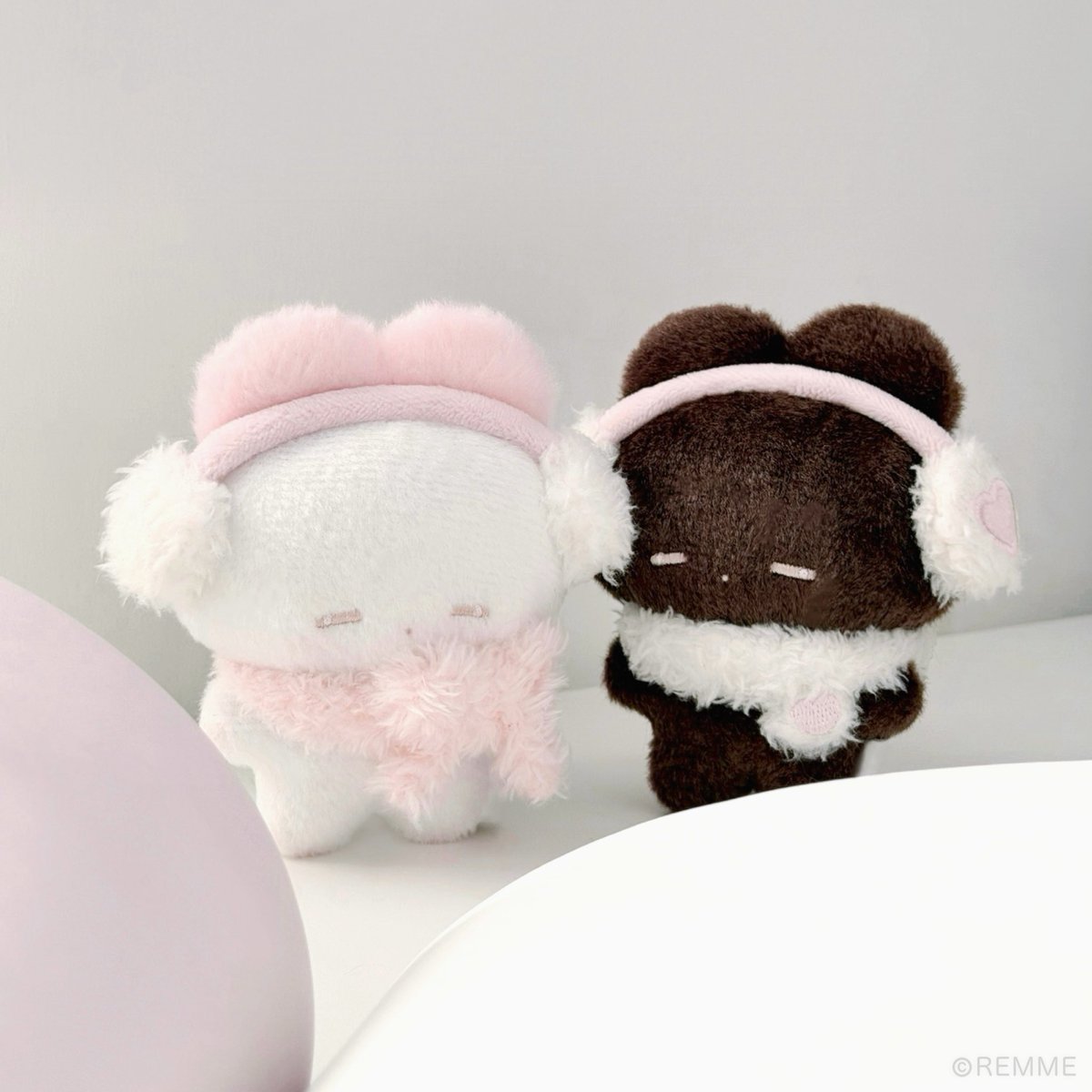 𝗇𝖾𝗆𝗎𝖼𝗁𝖺𝗇  ×  𝗧𝗢𝗣𝗧𝗢𝗬

      世界がどれだけ冷たくても
    ねむちゃんとふわふわ毛布で
           あたたかな夢のなか

              解けない悩みは
       まくらのなかにしまって
          おやすみなさい ☁️꙳⋆