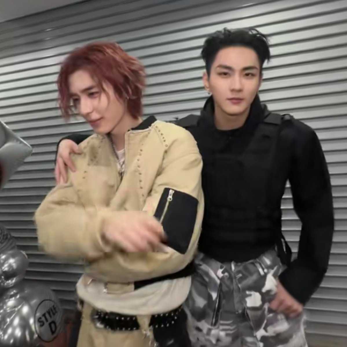 sanmulz's tweet image. he just pulled a new alpha i'm fucking screaming