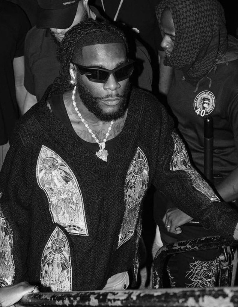 Toluwase_x's tweet image. For God so loved Nigeria, he gave us Burna Boy