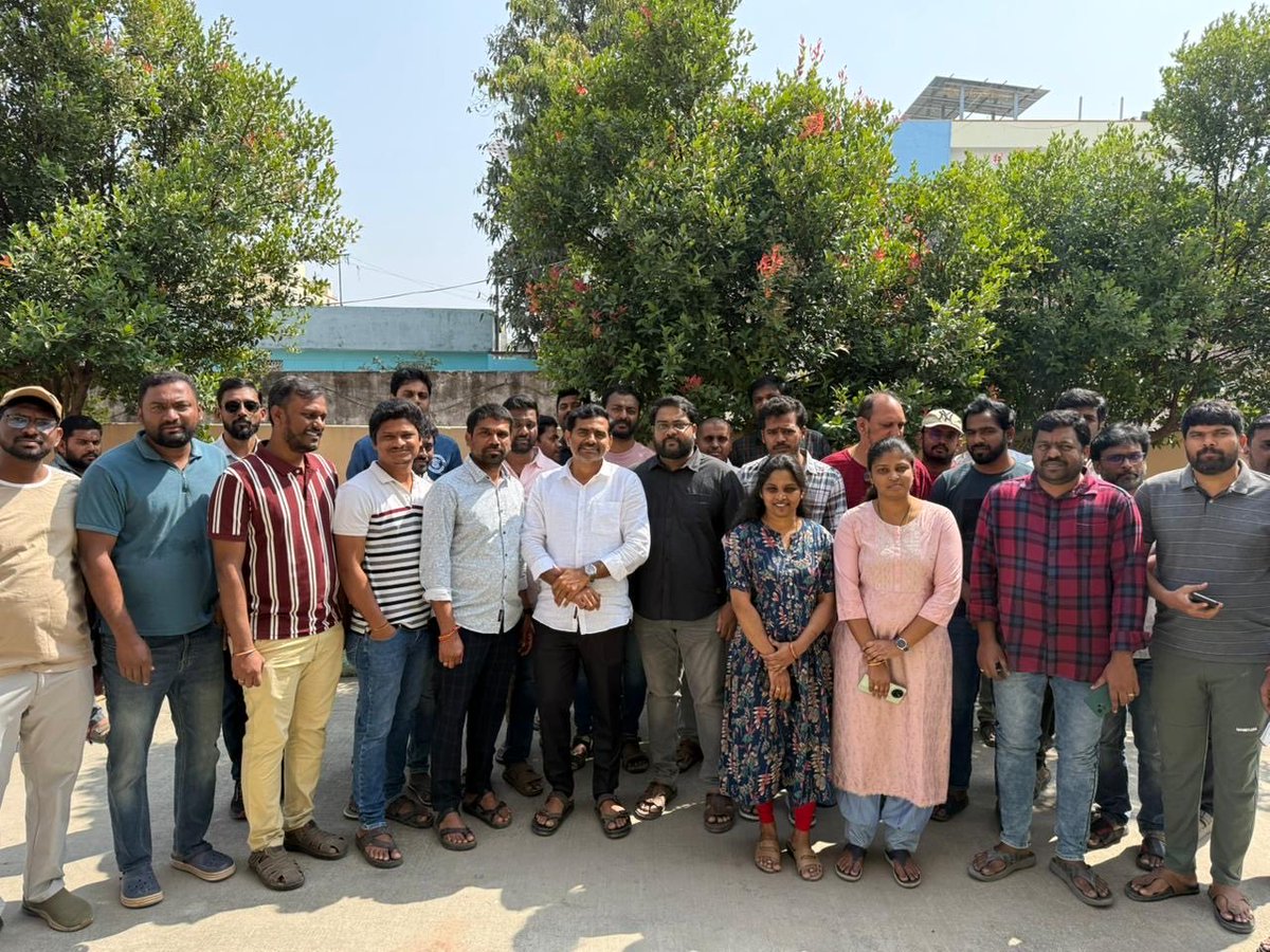 Ameenpurpeople's tweet photo. On call of Ameenpur Peoples Association residents from all colonies have gathered to represent issues like improper roads, poor maintenance of drainages, lack of streetlight. Street dogs nuisance. Need ur attention. @MC_Cyberabad @DC_Ameenpur. https://t.co/Dwi2HQqDVX