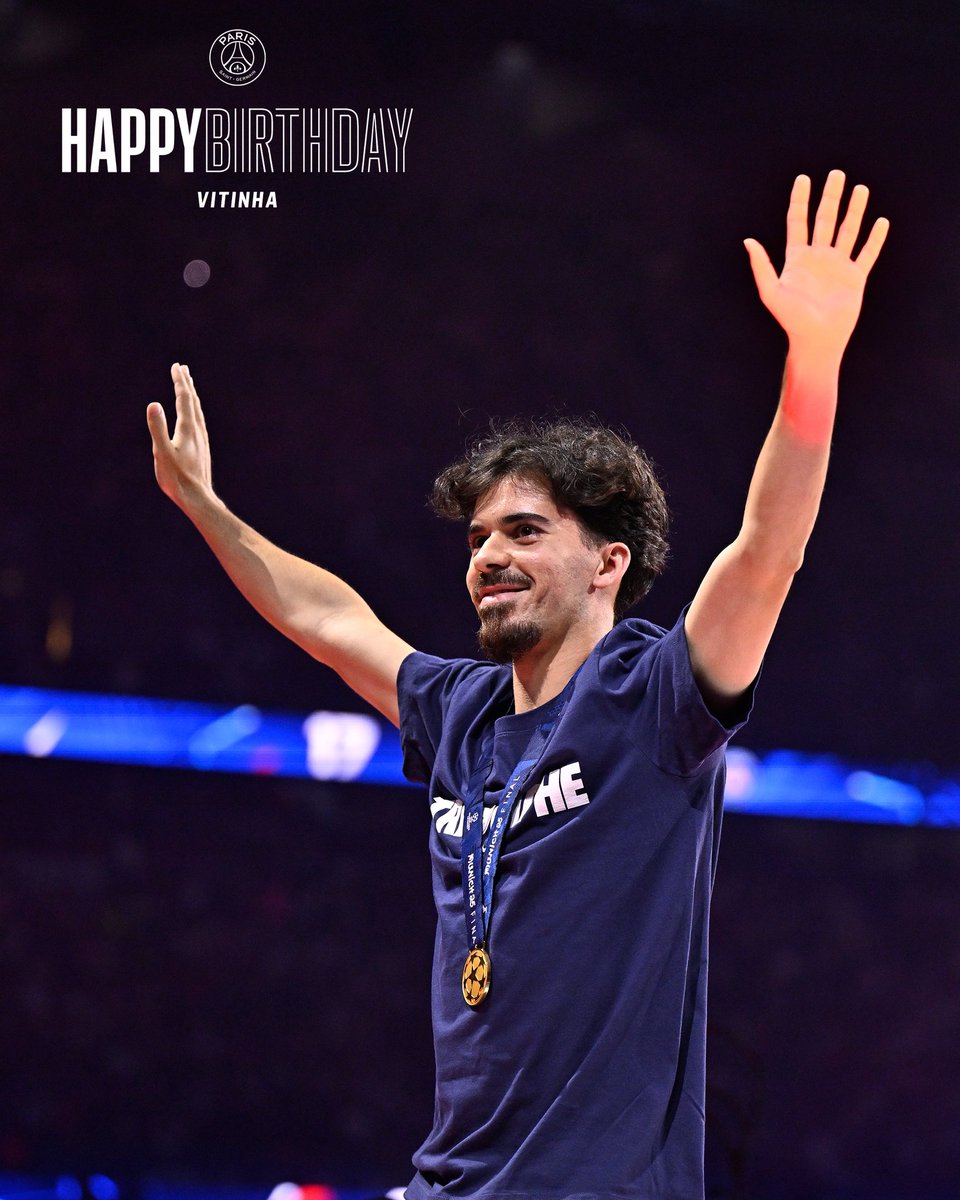 PSG_inside's tweet image. 26 ans aujourd’hui pour Viti ! 🎂🎉
Joyeux anniversaire ❤️💙