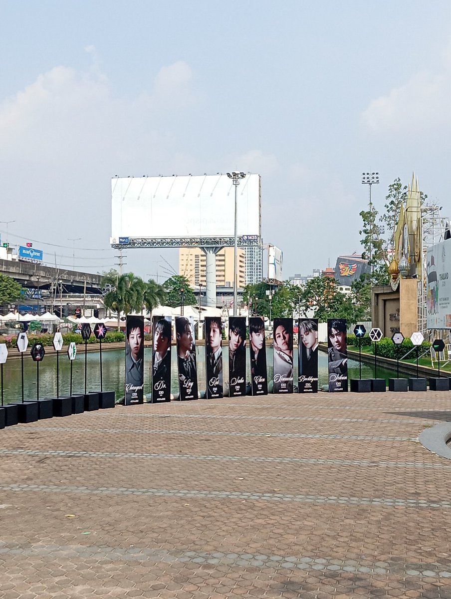 มางานรับปริญญาเพื่อนก็แค่ข้ออ้างเพราะความจริงผม.......