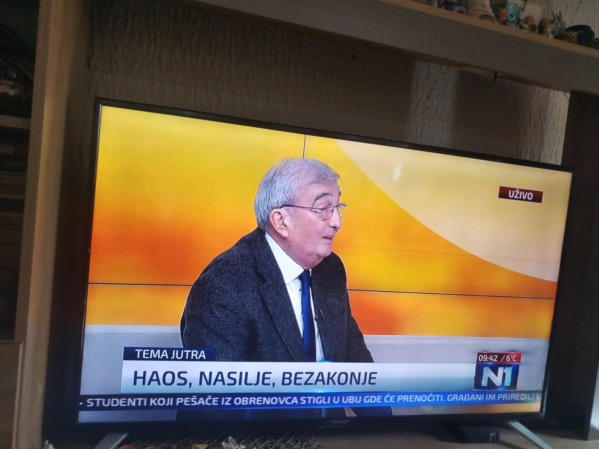 HUREM🕸PHIDIAS @ ja u stvari volim leto i moreee.. tweet media