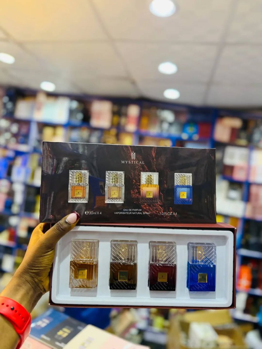 Duchess936's tweet photo. Perfume gift set for your lover 💓 
Appreciate that person with a gift🎁 
PRICE: NGN28,000 each
#Eloriascent🌼 https://t.co/7PiGdKHZJg