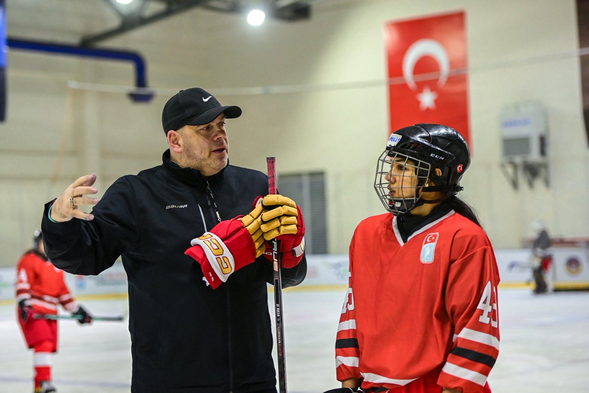 📸Sabah Antrenmanımız Tamamladı

📍 Kamp: Gebze, Şehit Er Oğuzhan Demir Olimpik Buz Pisti

🏆 2026 IIHF Kadınlar Dünya Şampiyonası (Div. III, Grup A)
🗓 23 Şubat - 1 Mart 2026 | Zagreb, Hırvatistan