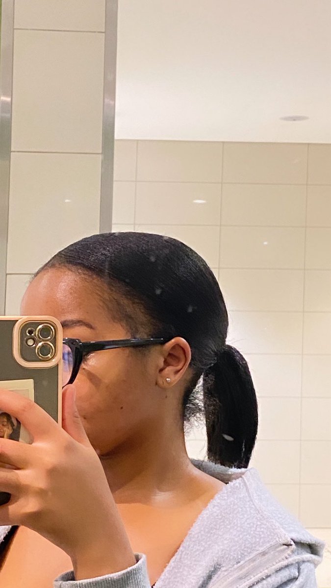 here to show y’all my natural hair☺️.