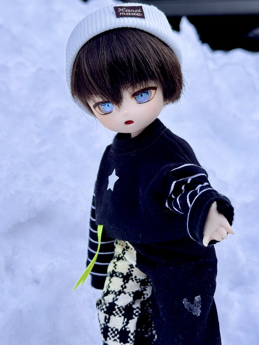 ん。危ないから。手。

#HESHE服