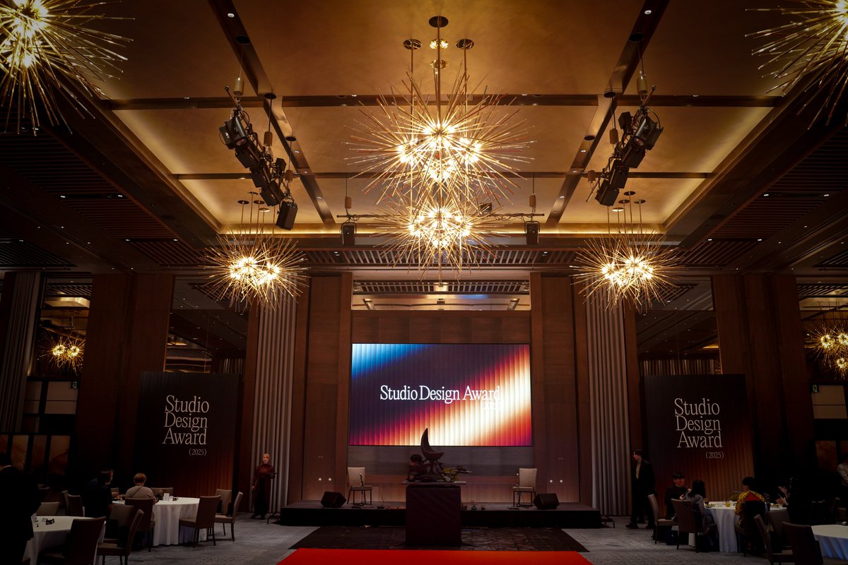StudioDesign's tweet image. 🏆 #Studioデザインアワード
【閉幕しました】

今年のテーマは「Creative Hearts」。

生成AIが加速度的に進化する今、「人がつくる」とは、いったい何を意味するのか。
今日、たくさんの作品とクリエイターに出会い、その答えの一端に触れられた夜になりました。