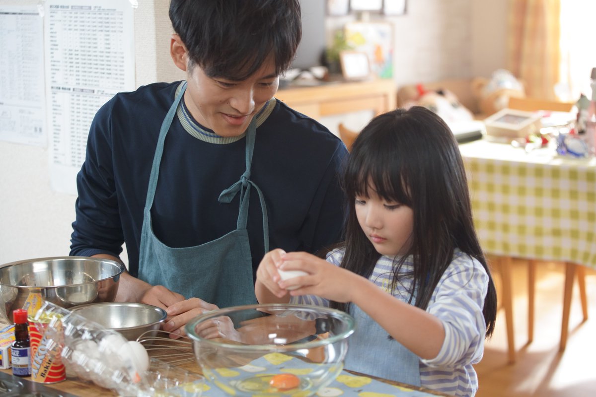 Happy Valentine's day🤎
￣￣￣￣￣￣￣￣￣￣￣
今日は大切な人に気持ちを伝える日✉️
この2人は何を作っているでしょうか💭

#映画未来 5月公開🎬