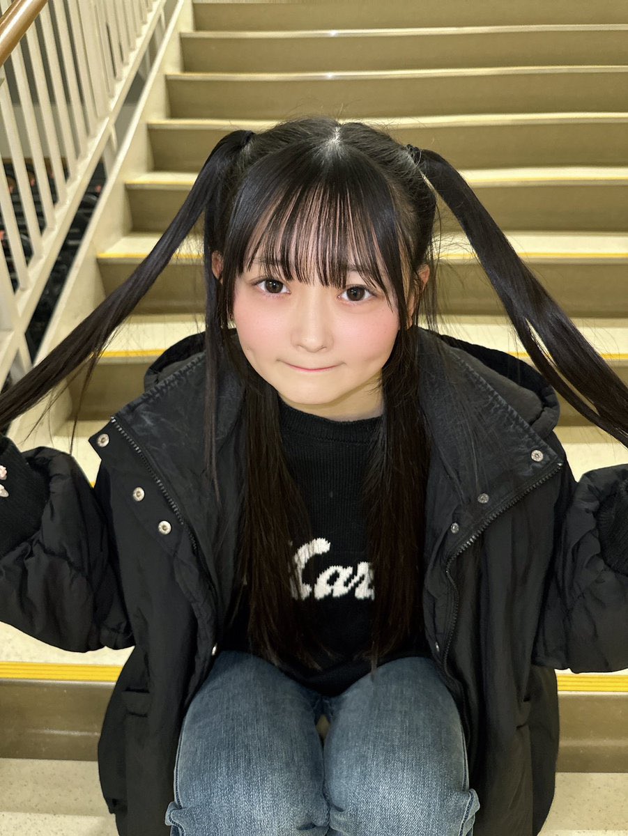 見た人もなにか無言で階段をあげる #石橋颯