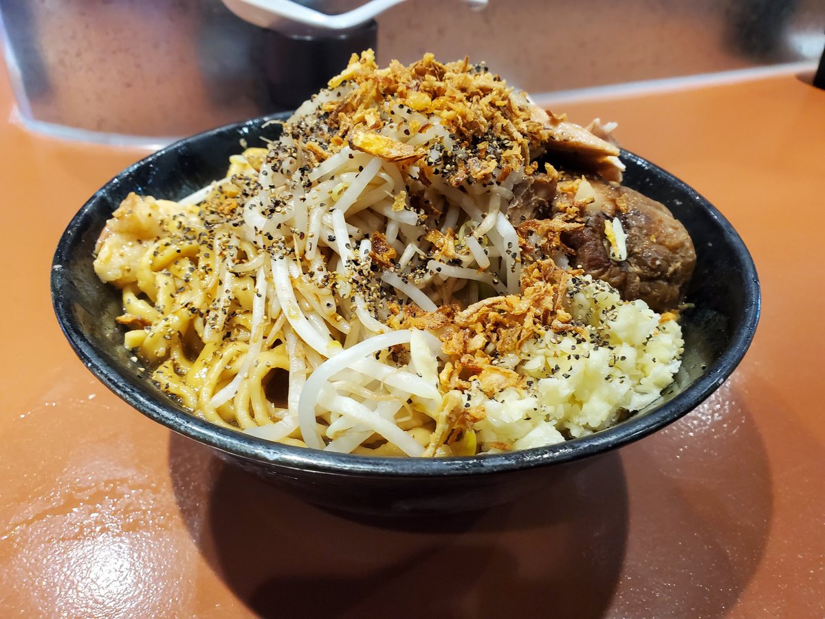 mizumochi1012's tweet photo. 今日のラーメン🍜🍥
THE SUN COMEN(夢を語れ富山)で汁なし400gニンニク、ヤサイ、アブラそして魚粉をトッピングしました!
魚粉は味変として途中で投入!最後まで美味しくいただけました!
#ラーメン #魚粉
#ラーメン好きな人と繋がりたい
#夢を語れ富山 #THESUNCOMEN
#富山拉麺スタンプラリー2026 https://t.co/Dd9MeQW5hD