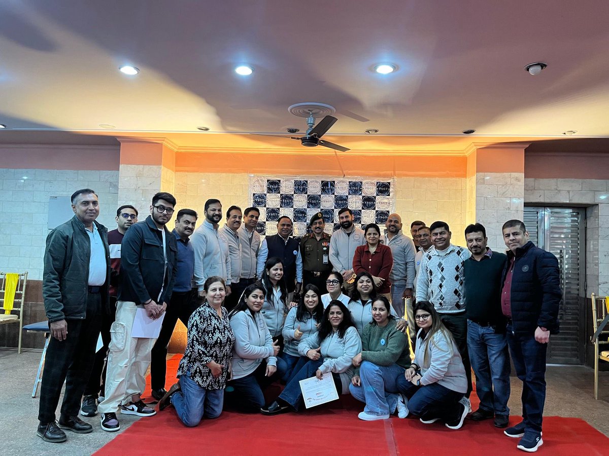 dikshaaverma's tweet photo. Incredible work by @ysgt_org! 👏🏻

Their recent blood donation camp in South Delhi is a beautiful tribute to the courage of the Indian Army. Huge kudos to the team and Major General S.B.K Singh for leading this spirit of service.

#BloodDonation https://t.co/XVoULJb2rN