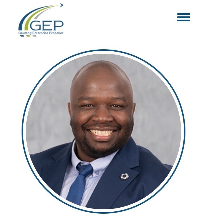 LadyAbahambe's tweet image. South Africans will wonder why they’ll never get funding for their businesses it’s because the ruling party chooses to hire foreigners 

SA Citizens we on our own 😩